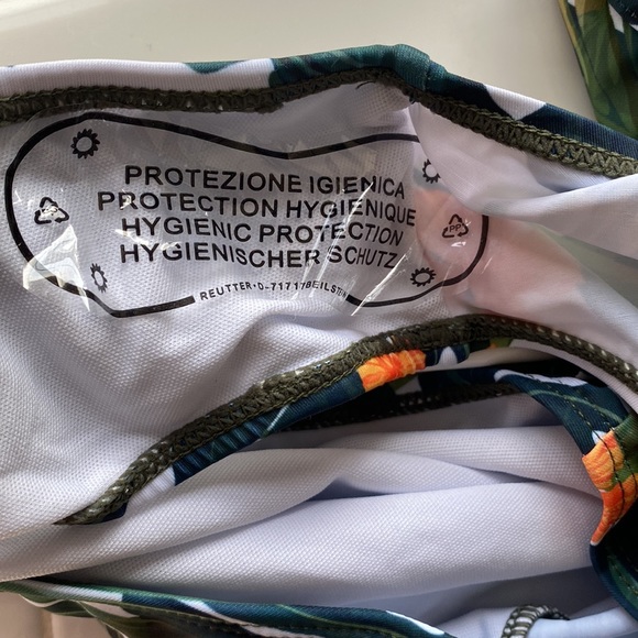 (A4) Pat Pat palm leaf one piece swimsuit, Size small, NWT - Picture 8 of 11